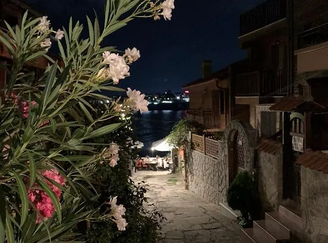 Apartment Rouge - Victoria Sozopol